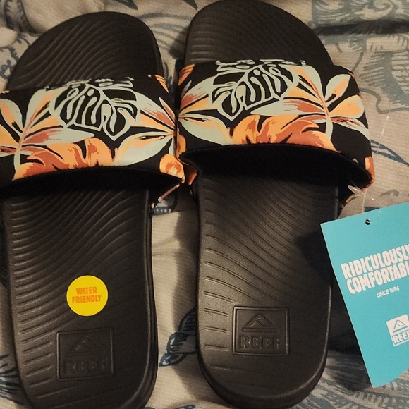 Coco Reef Black and Orange Sandals - Picture 4 of 7